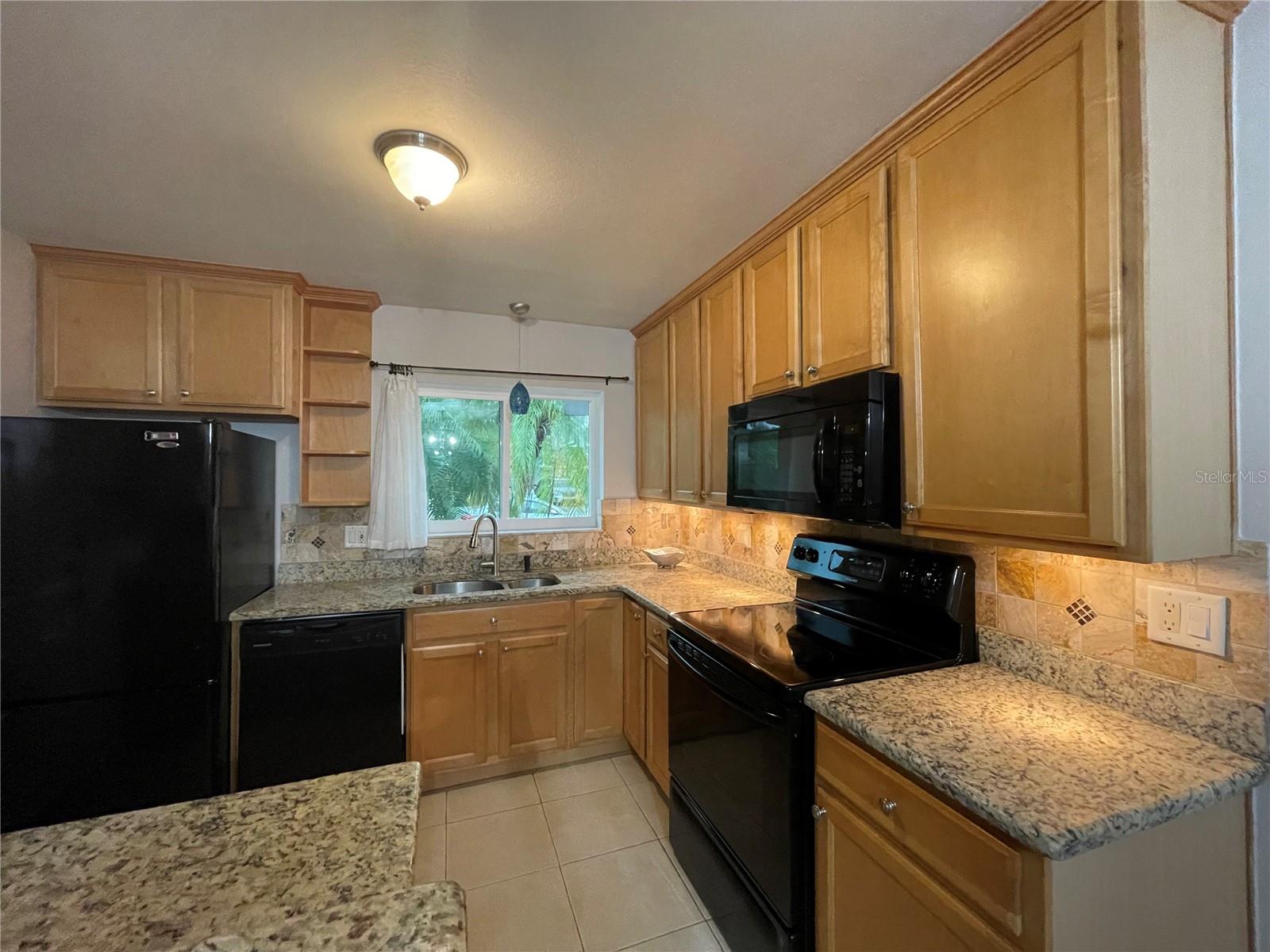 Image 6 of 11 For 10468 Montpelier Circle