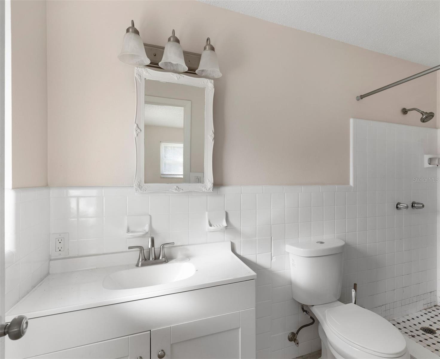 Image 18 of 27 For 20639 Rainbow Lakes Boulevard