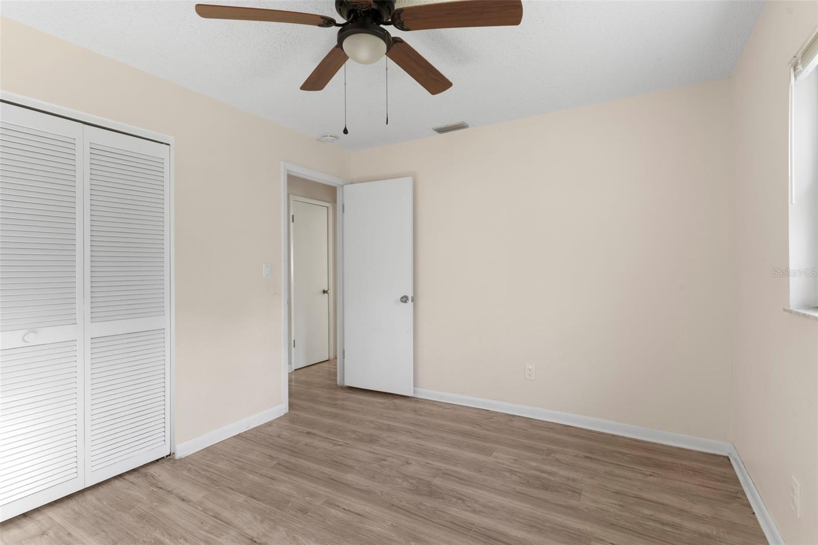 Image 19 of 27 For 20639 Rainbow Lakes Boulevard