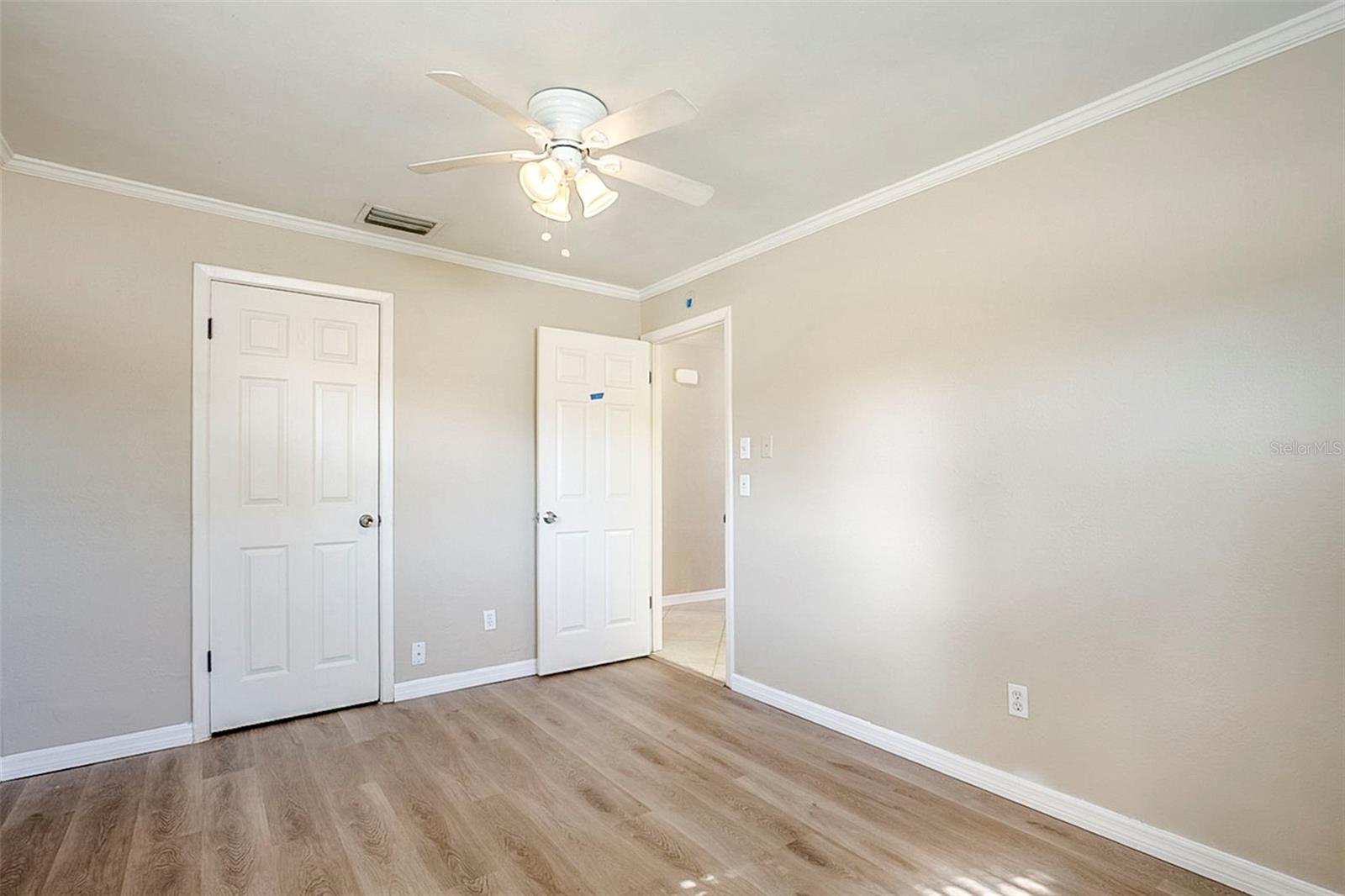 Image 16 of 33 For 1711 Ironwood Court E
