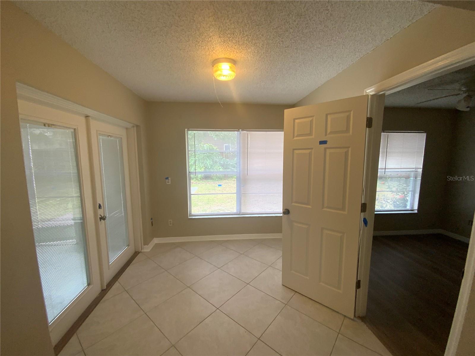 Image 2 of 3 For 1711 Ironwood Court E
