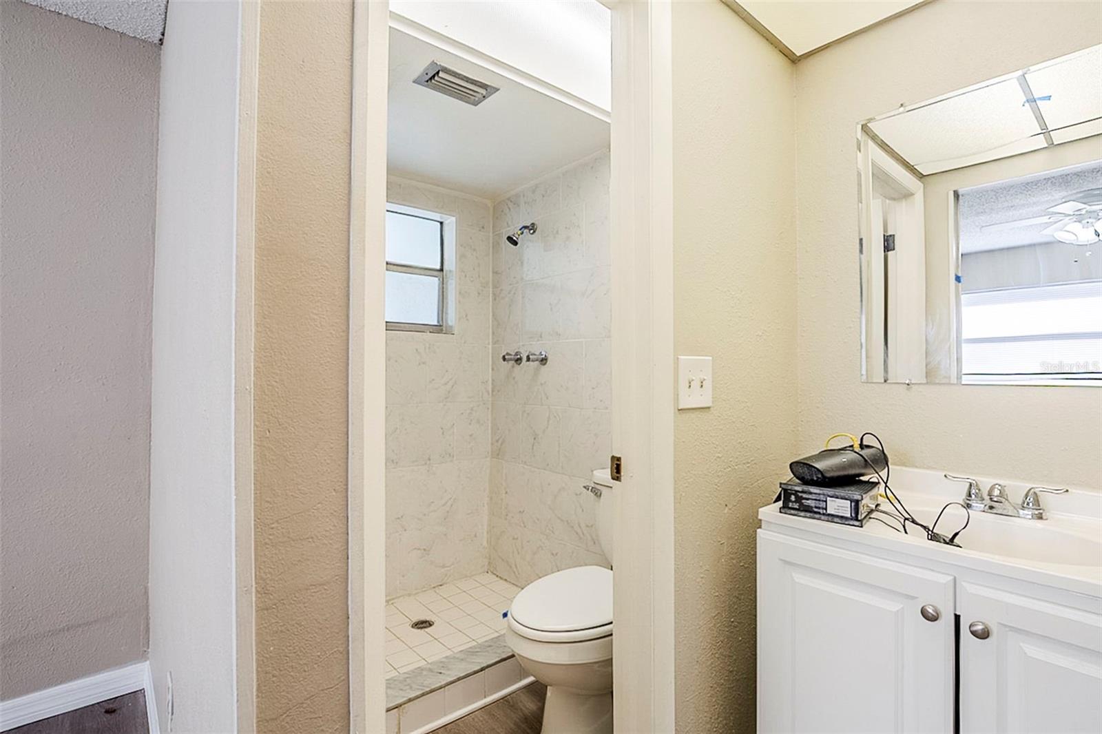 Image 24 of 33 For 1711 Ironwood Court E