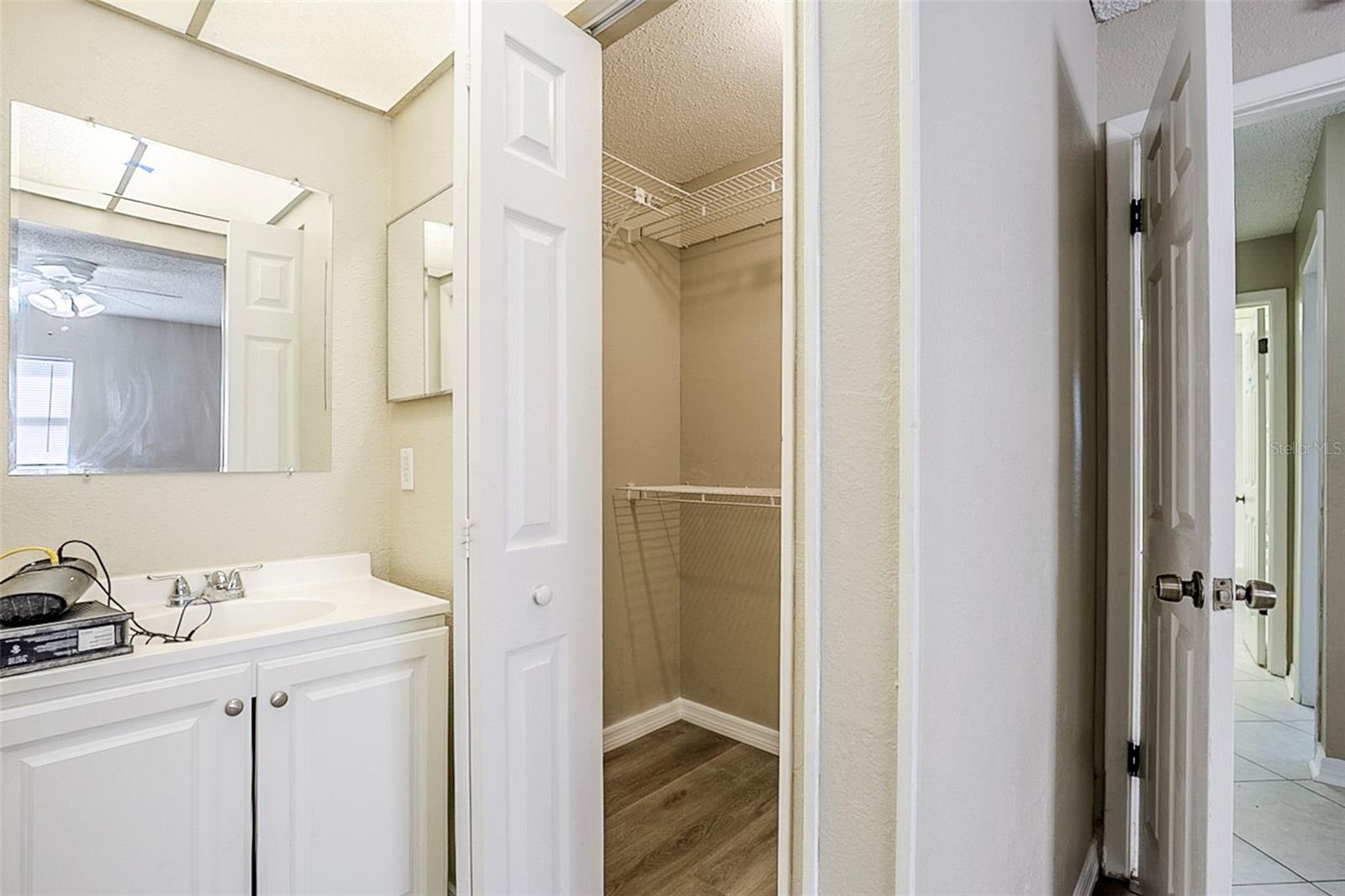 Image 25 of 33 For 1711 Ironwood Court E