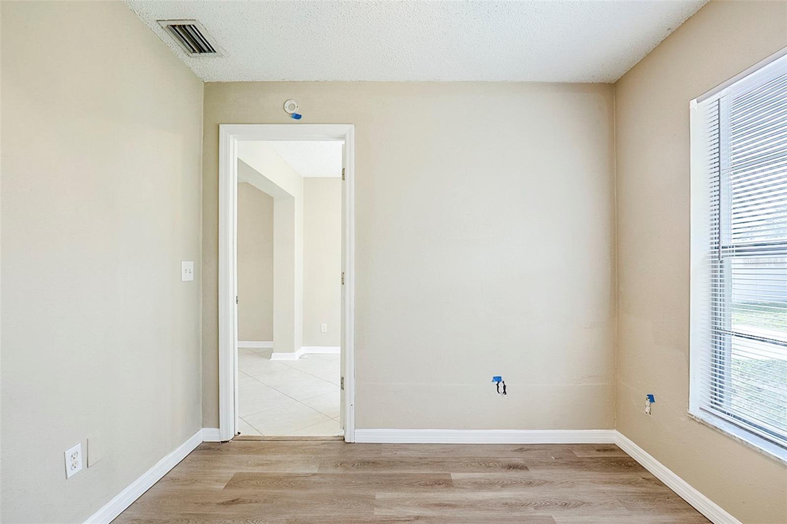 Image 28 of 33 For 1711 Ironwood Court E