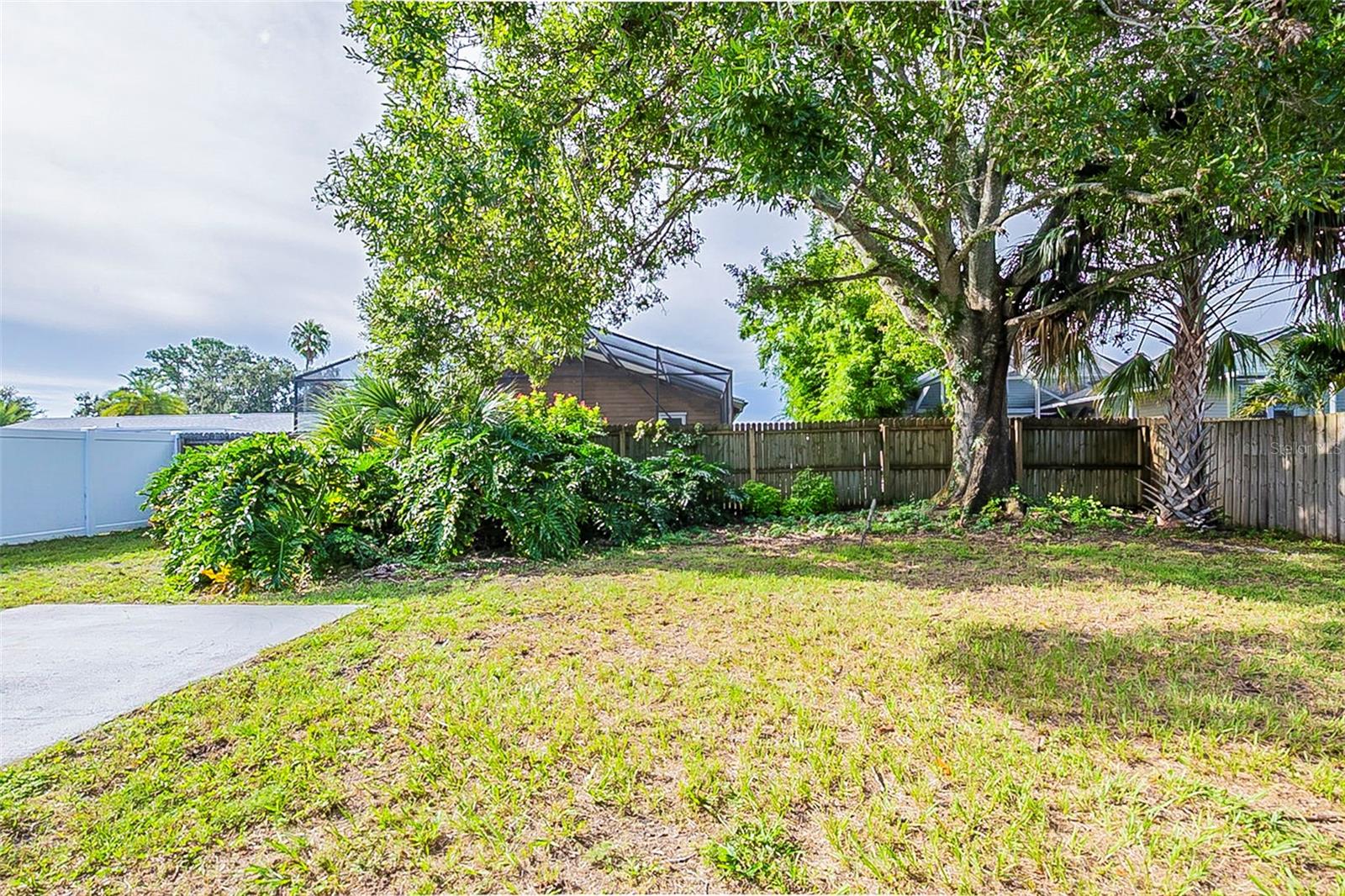 Image 31 of 33 For 1711 Ironwood Court E