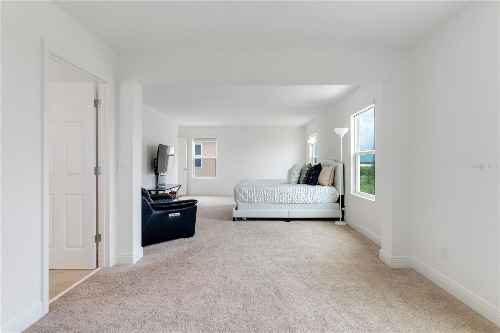 Image 17 of 26 For 14509 Crestavista Avenue