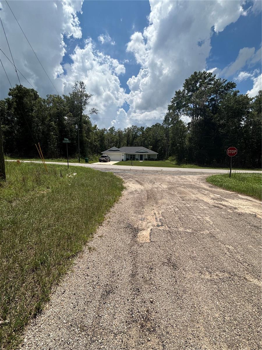 Listing photo id 1 for 875 Elston Place
