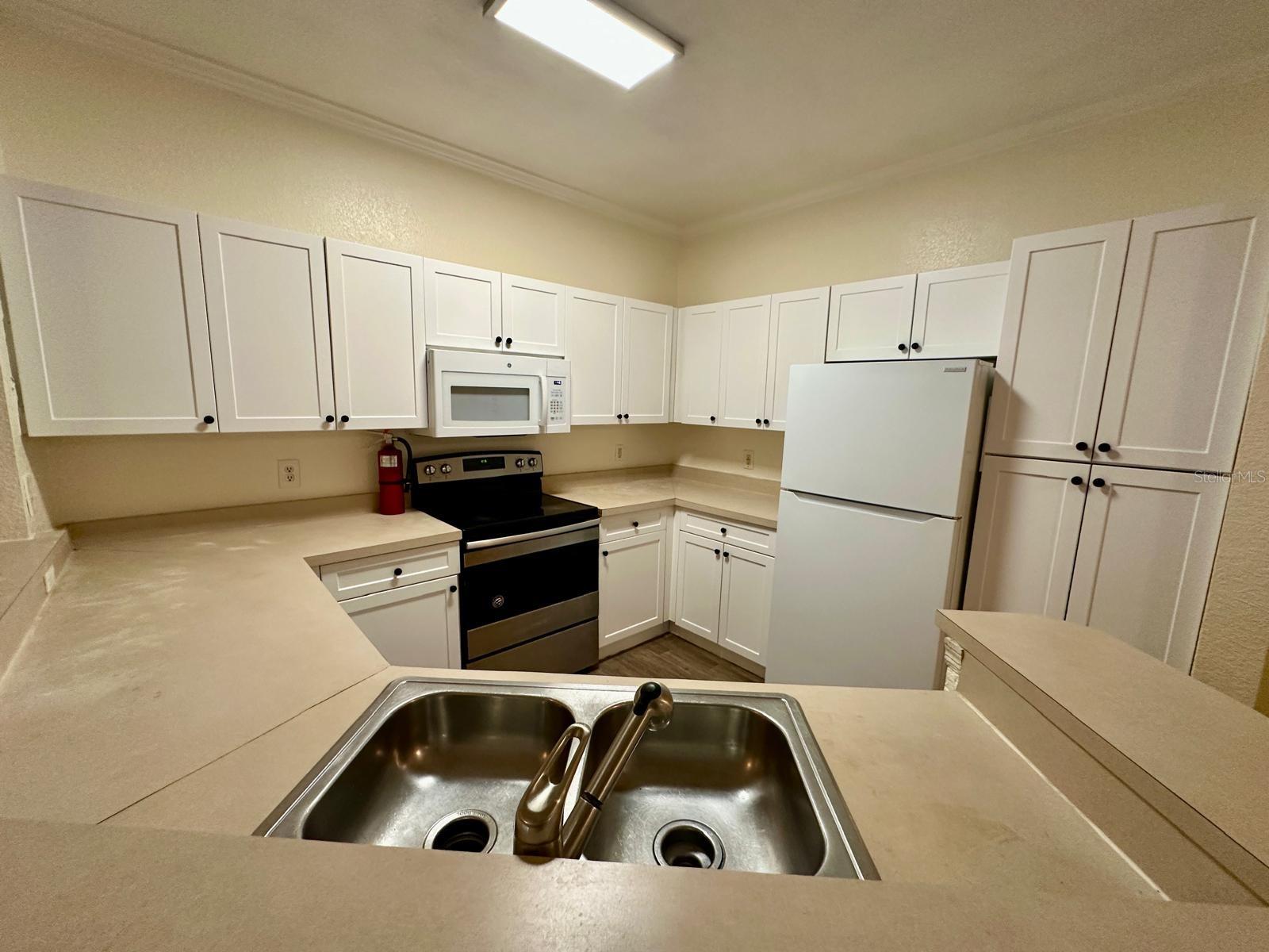 Image 10 of 25 For 3561 Conroy Road 215