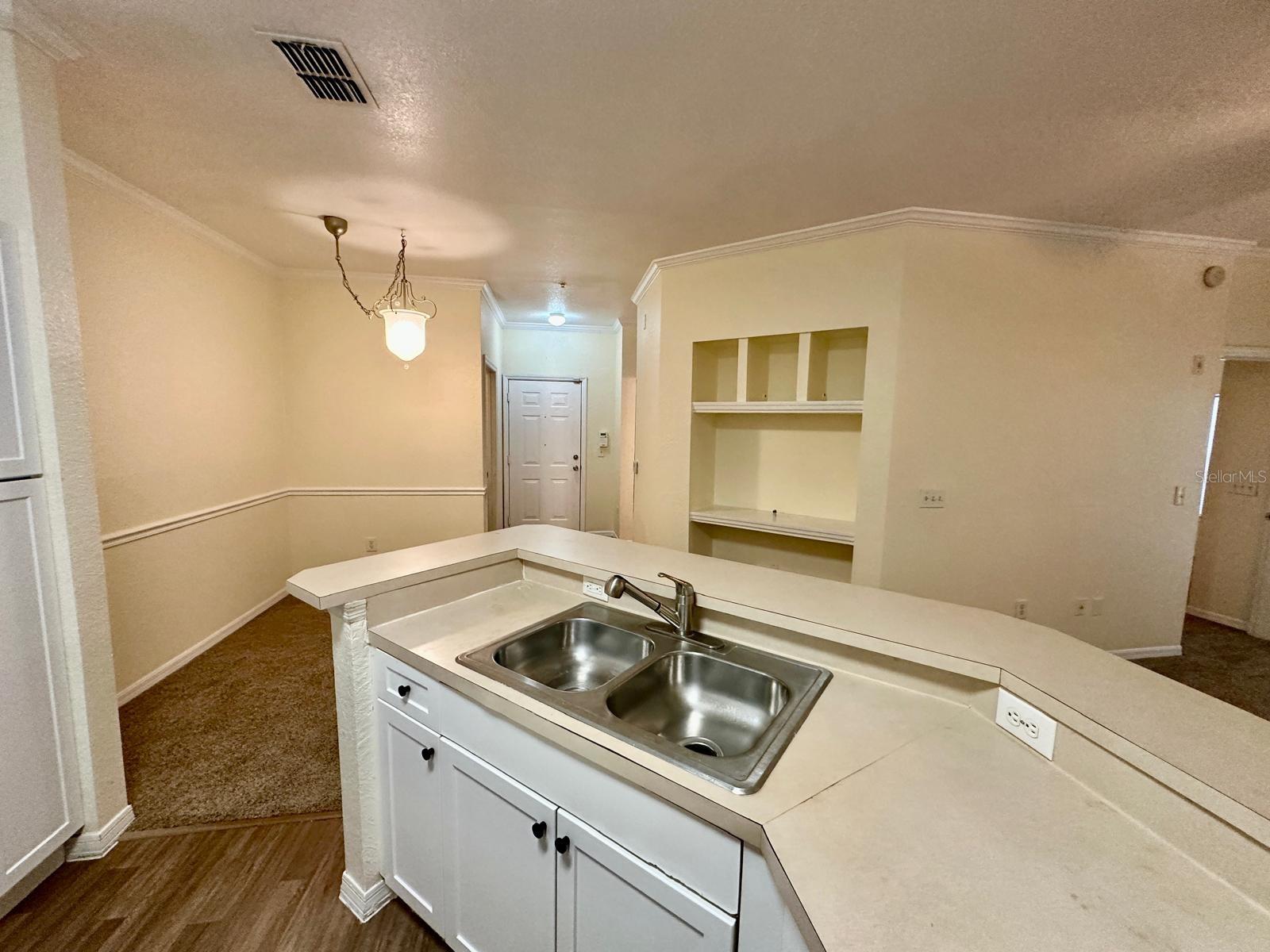 Image 9 of 25 For 3561 Conroy Road 215