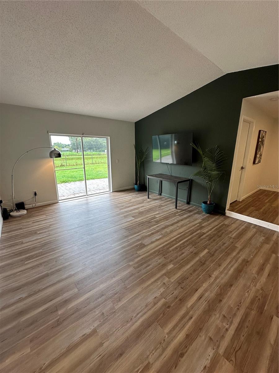 Image 4 of 19 For 3117 Shady Pine Avenue