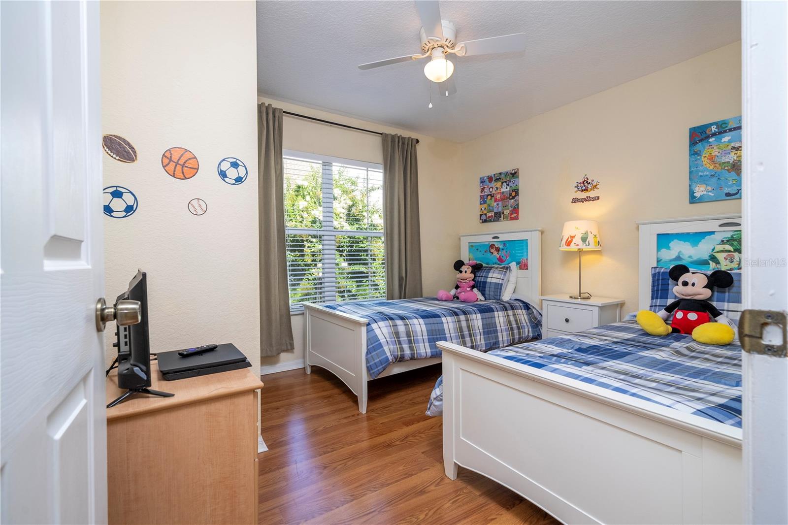 Image 32 of 73 For 4011 Venetian Bay Drive 101