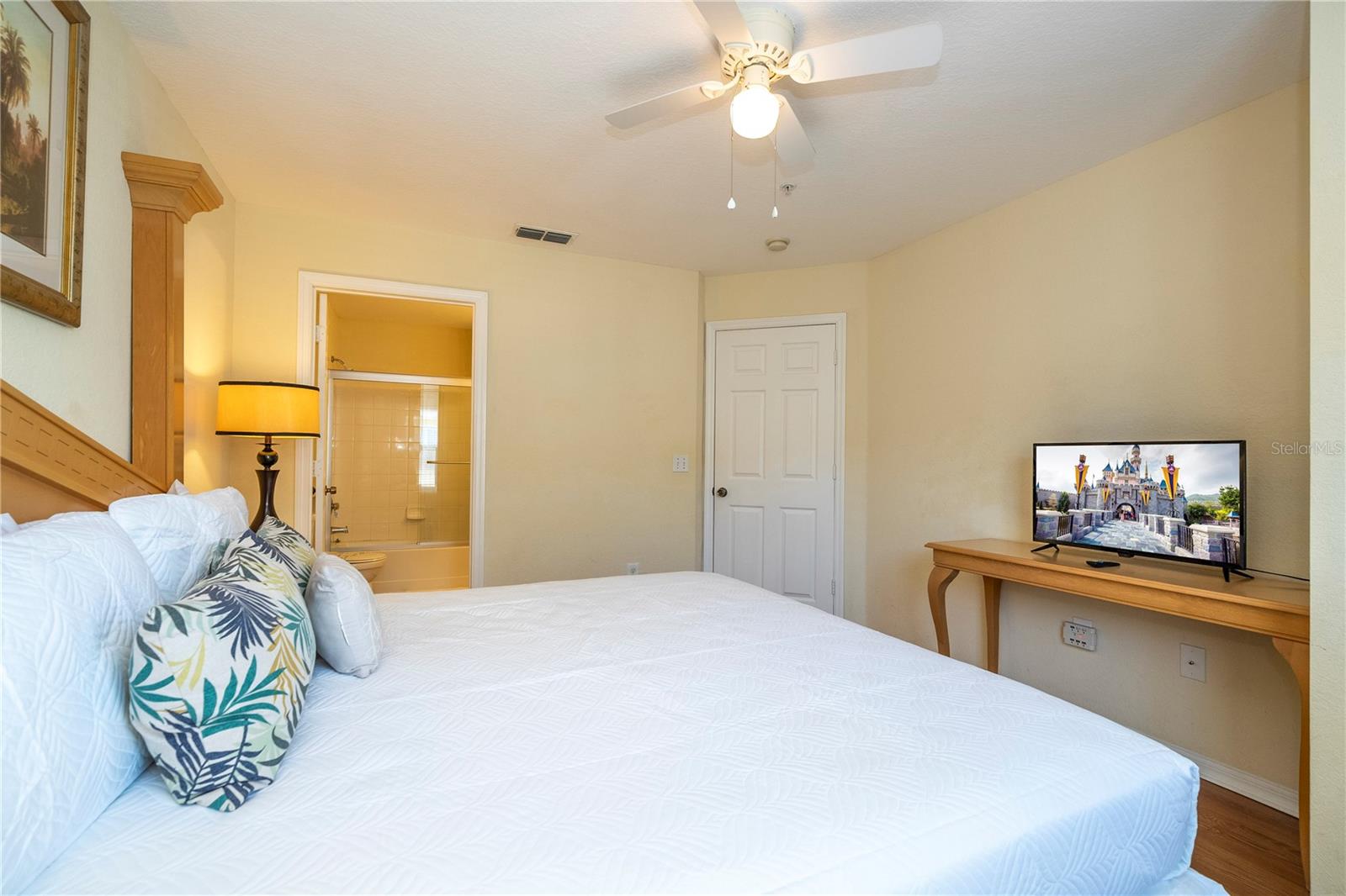 Image 38 of 73 For 4011 Venetian Bay Drive 101