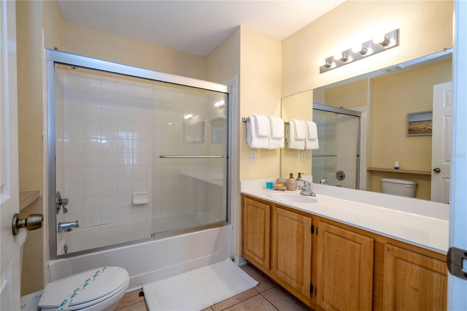 Image 39 of 73 For 4011 Venetian Bay Drive 101