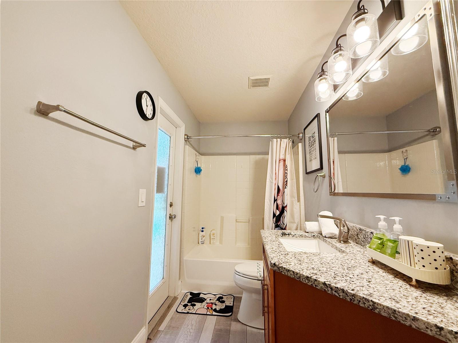 Image 15 of 22 For 940 Sandy Ridge Drive