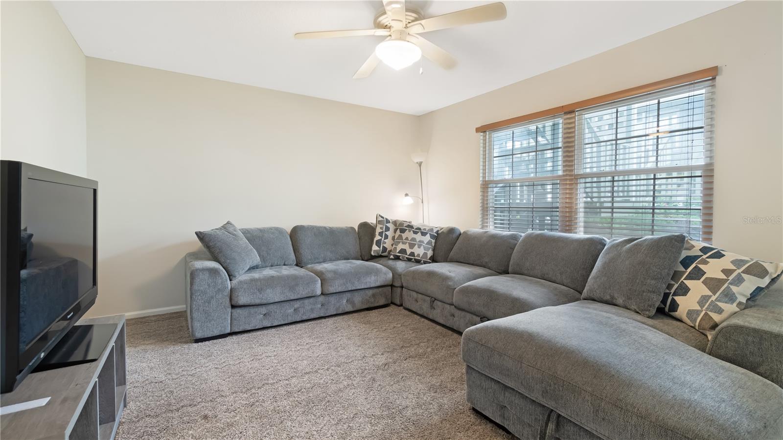 Image 4 of 22 For 840 Center Avenue 91
