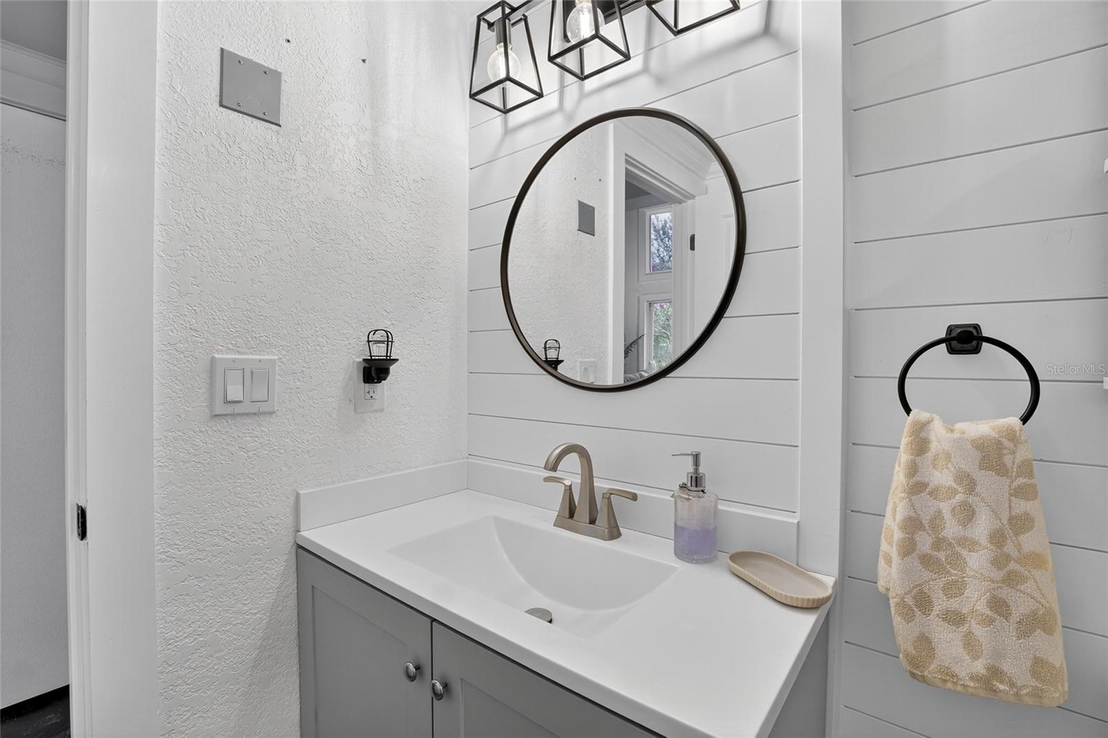 Image 17 of 53 For 13805 Cherry Brook Lane