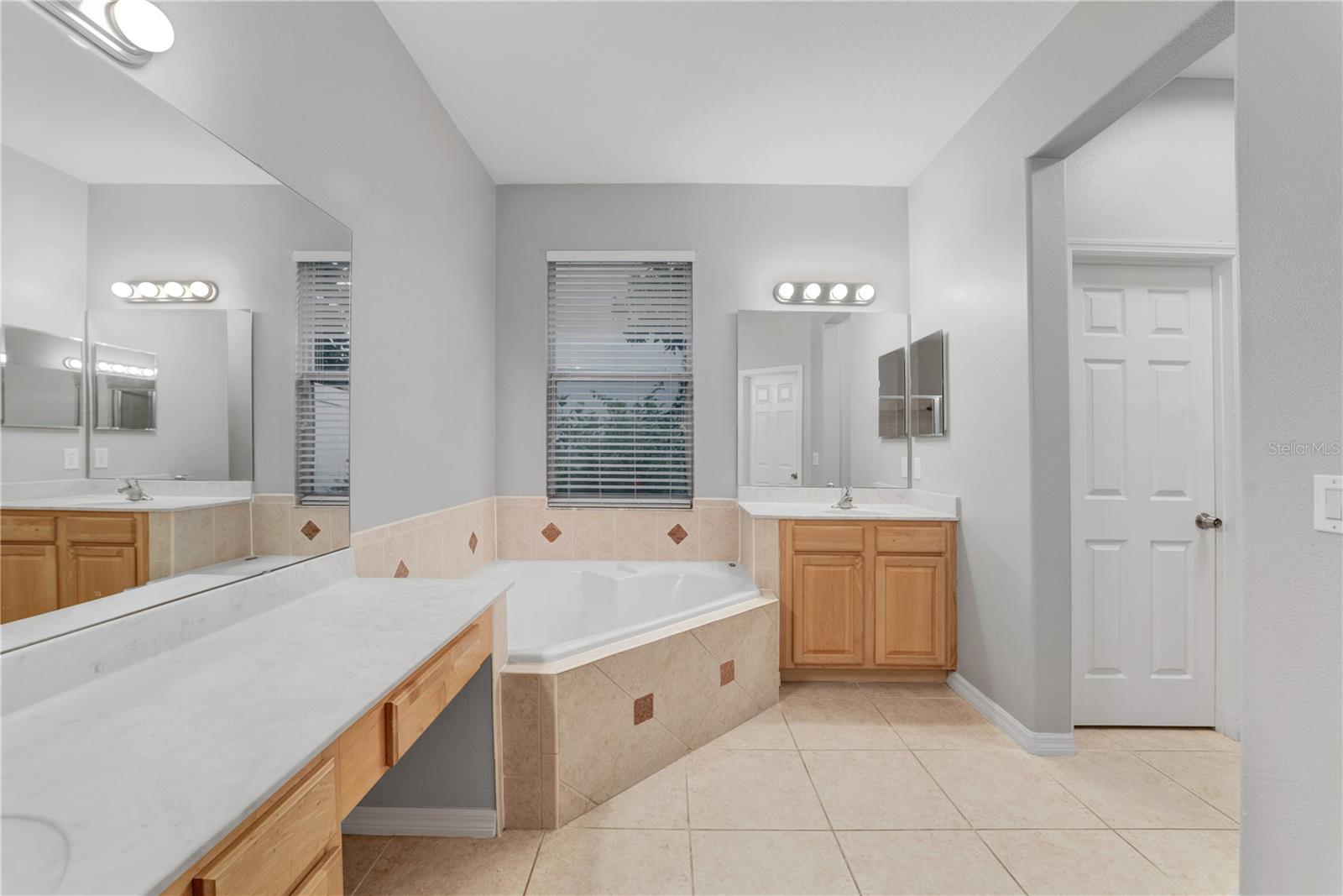 Image 15 of 25 For 207 Largovista Drive