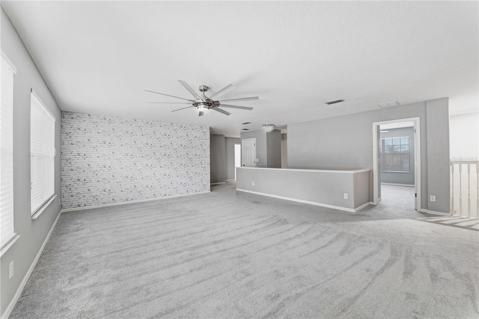 Image 17 of 25 For 207 Largovista Drive