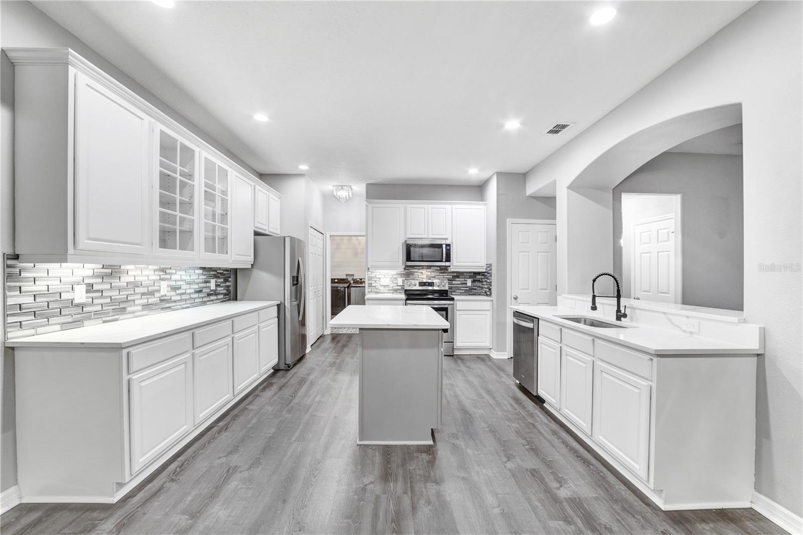 Image 6 of 25 For 207 Largovista Drive