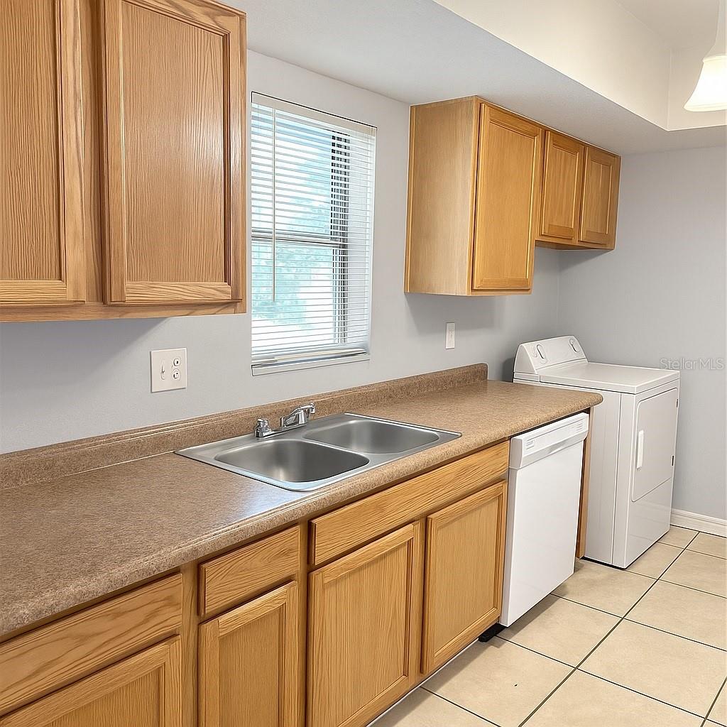 Image 3 of 15 For 4350 Aqua Vista Drive G