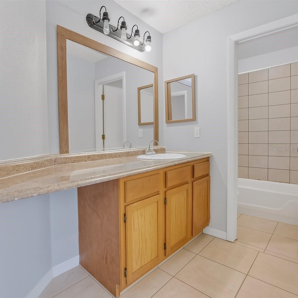 Image 5 of 15 For 4350 Aqua Vista Drive G