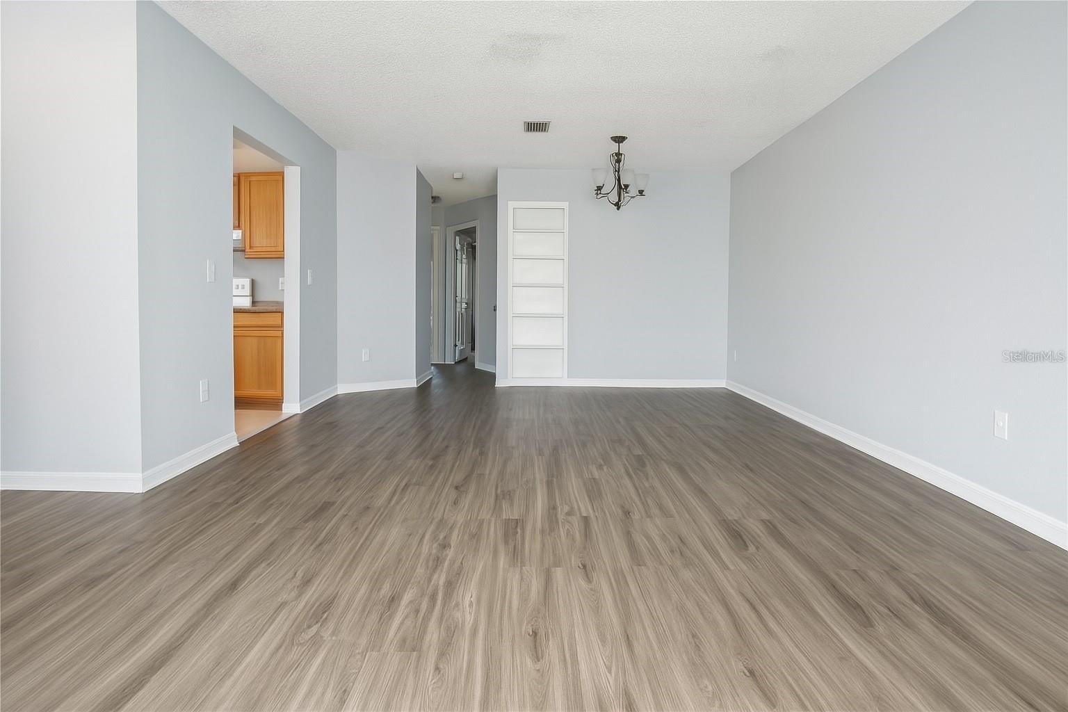 Image 9 of 15 For 4350 Aqua Vista Drive G