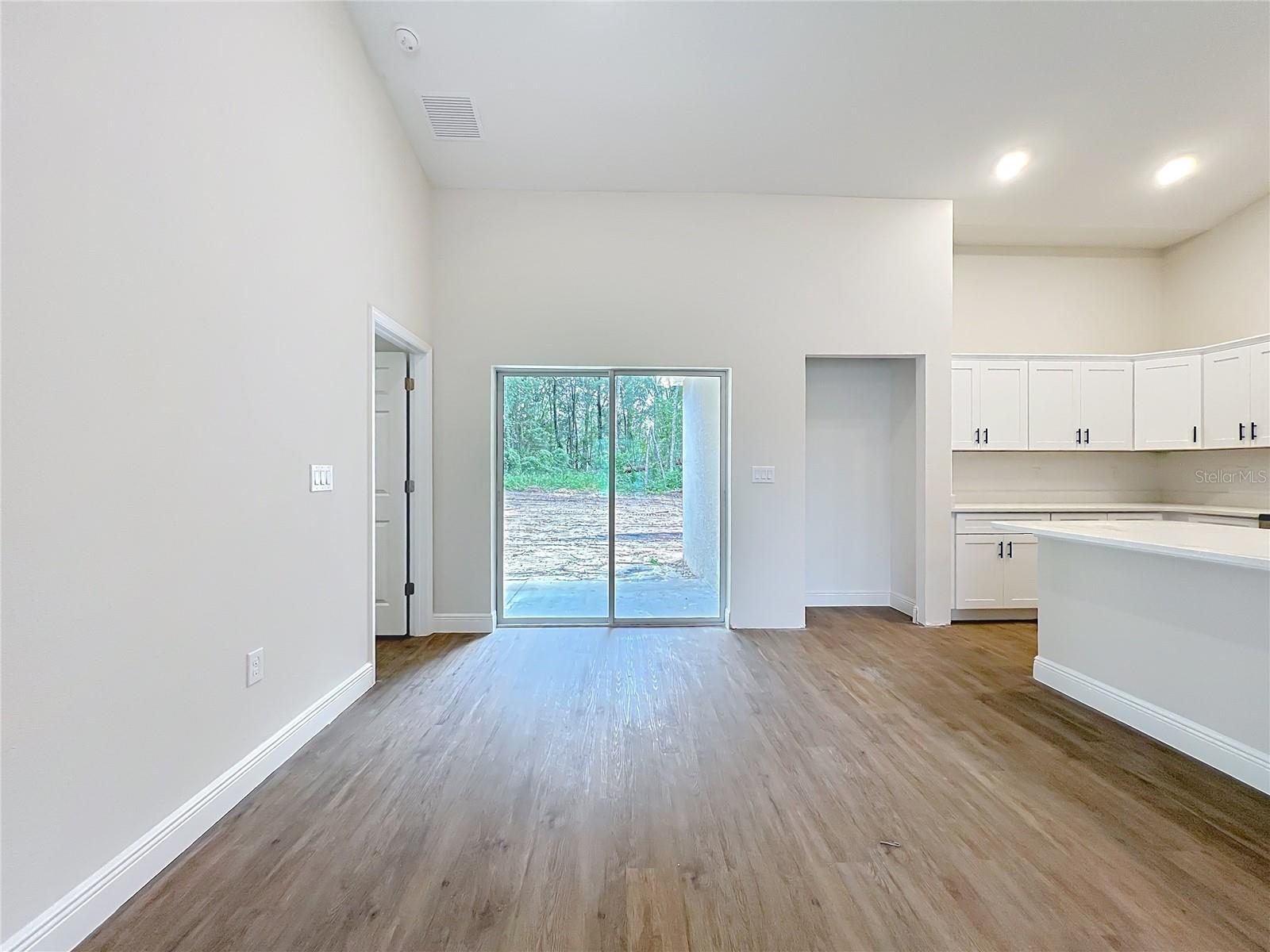 Image 11 of 41 For 8827 Mendoza Way