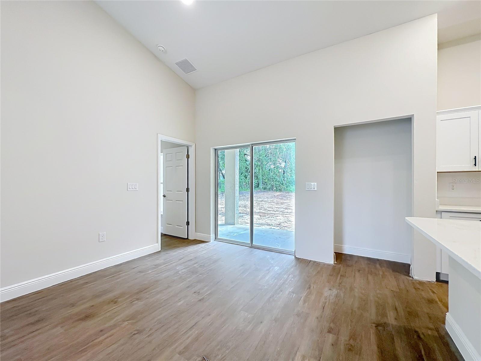 Image 12 of 41 For 8827 Mendoza Way