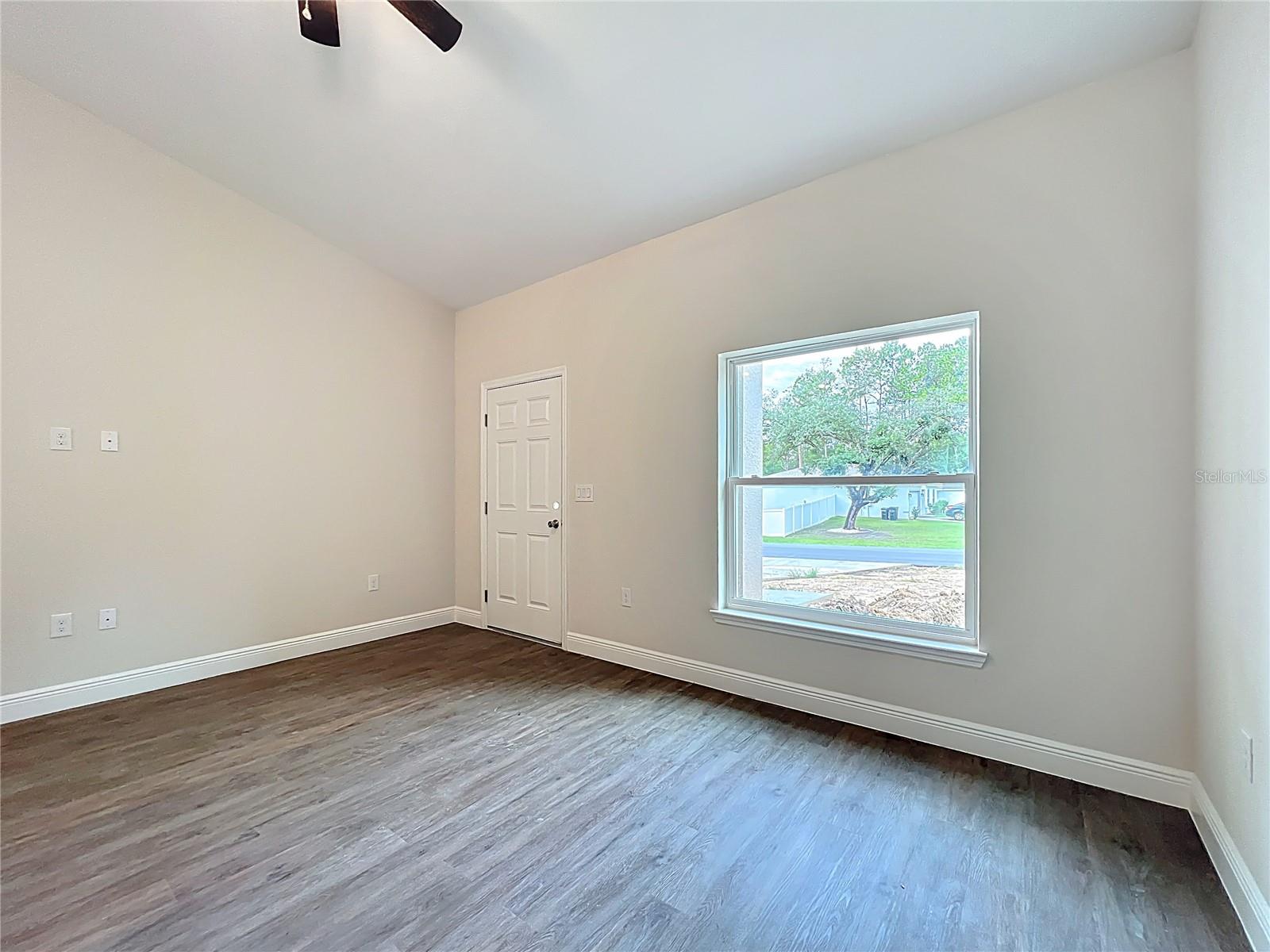 Image 8 of 41 For 8827 Mendoza Way