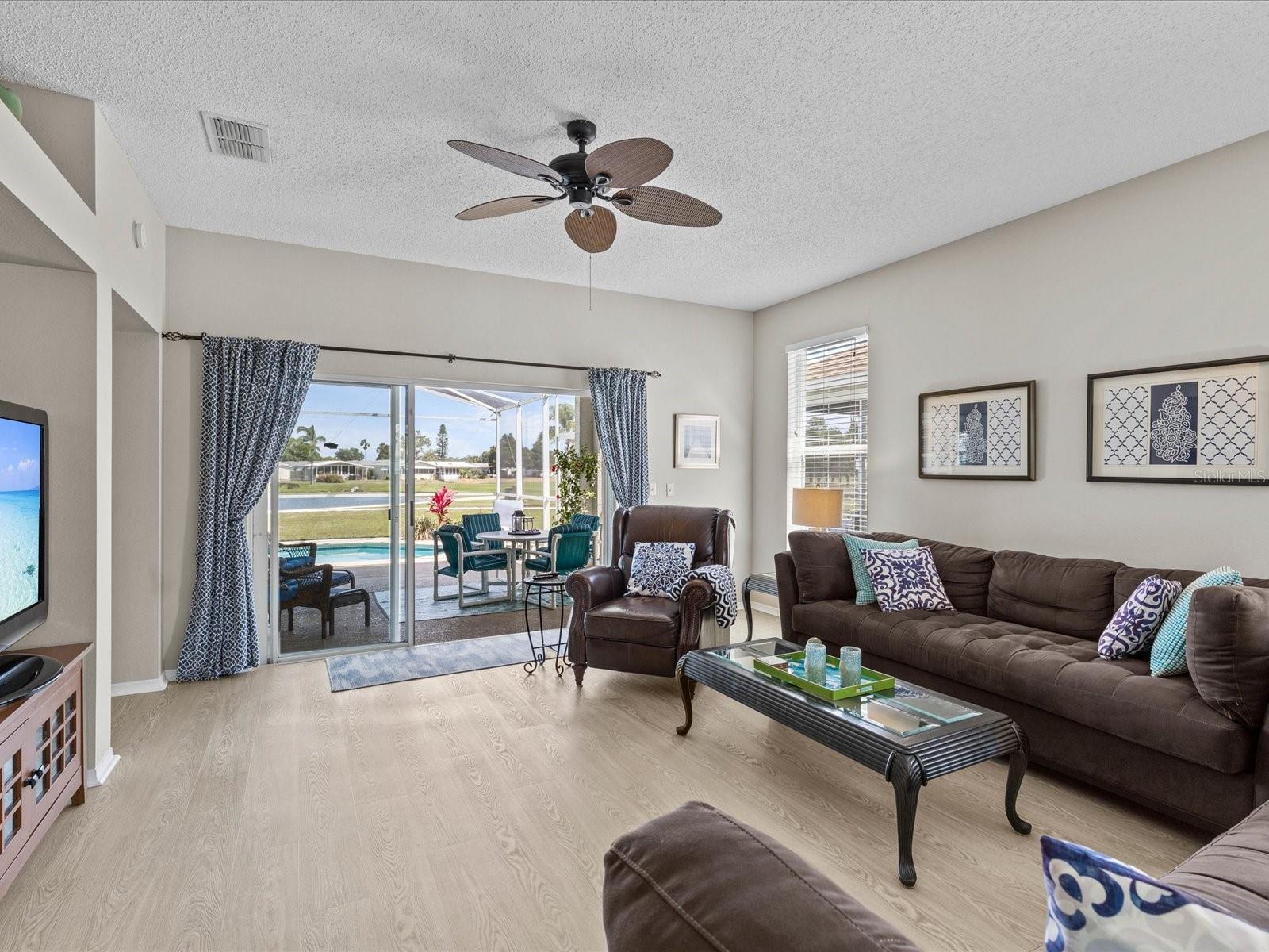 Image 10 of 42 For 837 Jaybee Ave