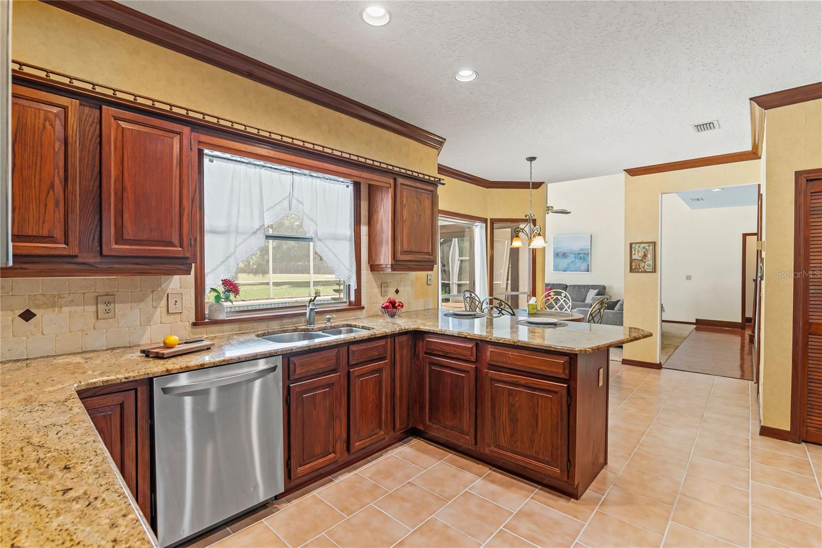 Image 15 of 59 For 5329 Foxshire Court