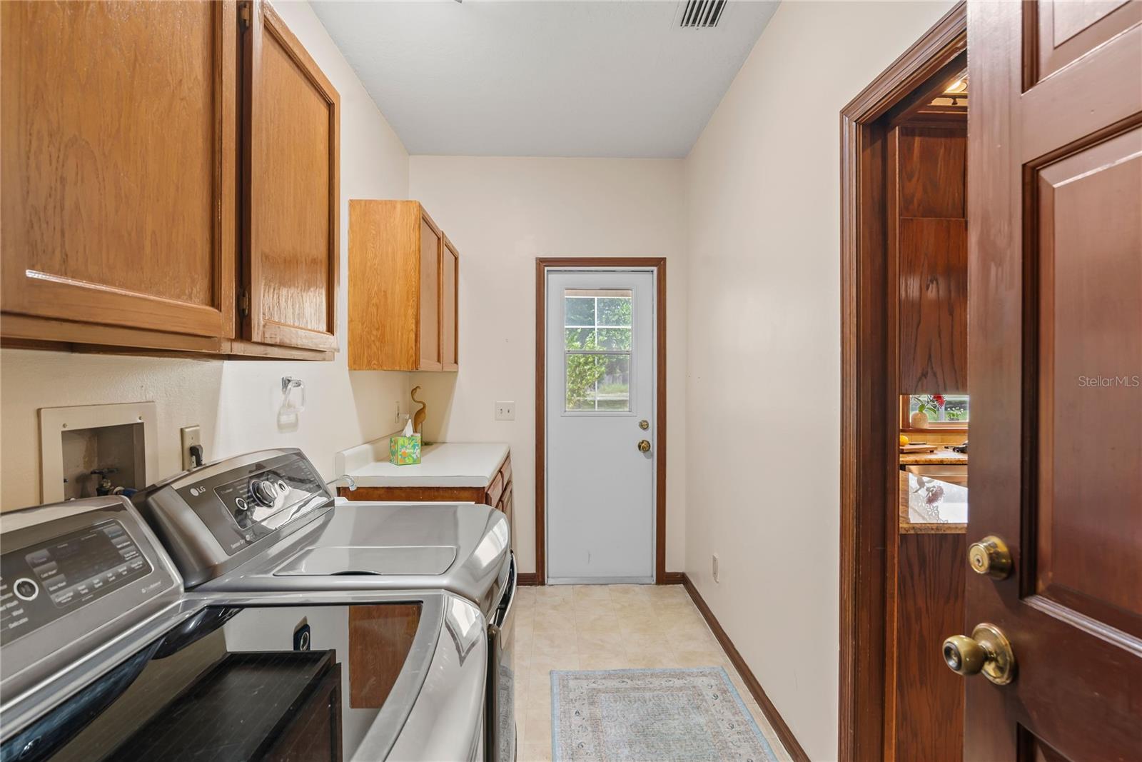 Image 19 of 59 For 5329 Foxshire Court