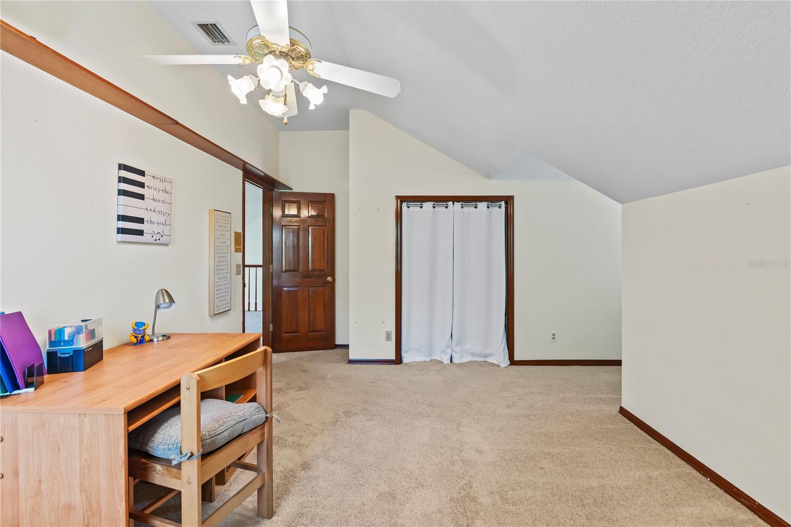 Image 33 of 59 For 5329 Foxshire Court