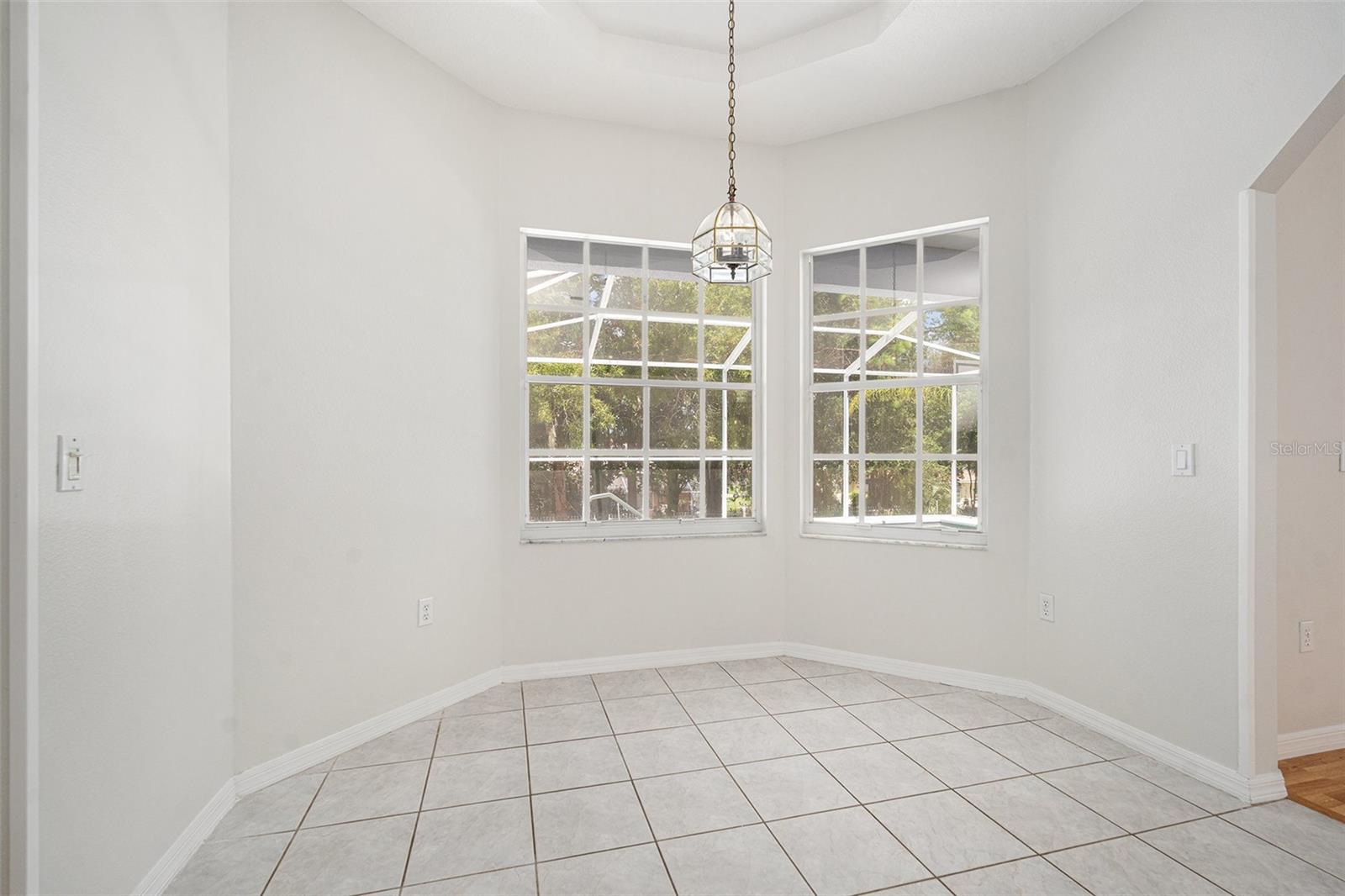 Image 17 of 26 For 14606 Linden Drive