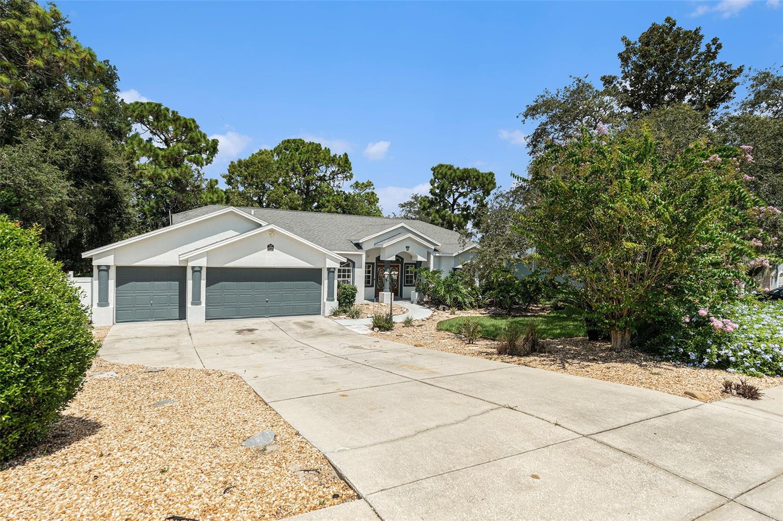 Image 3 of 26 For 14606 Linden Drive