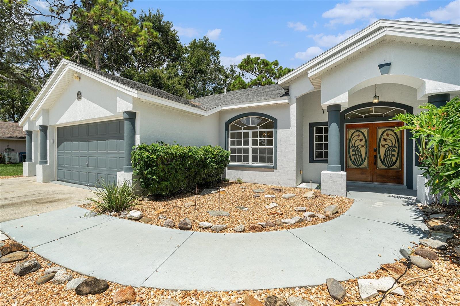 Image 4 of 26 For 14606 Linden Drive