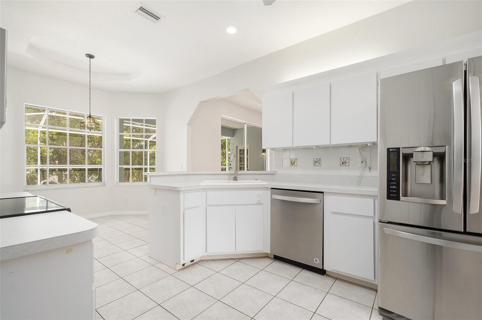 Image 7 of 26 For 14606 Linden Drive