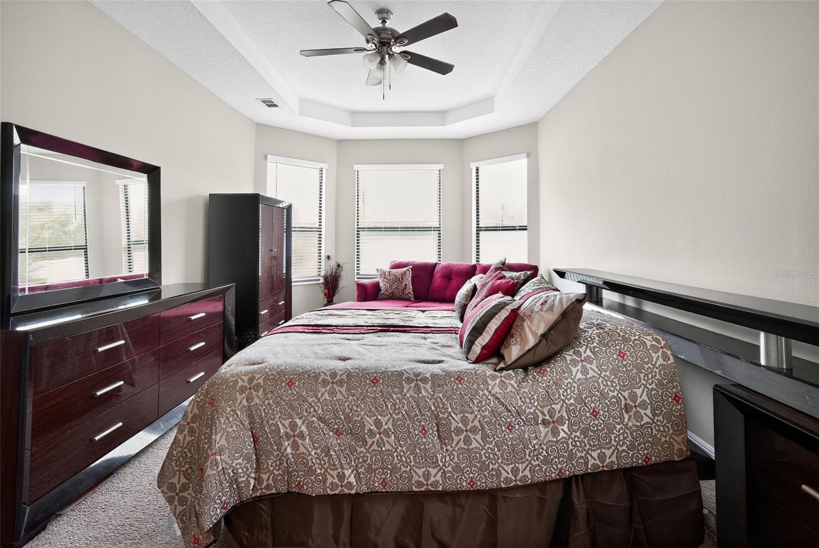 Listing photo id 12 for 12690 Vander Way