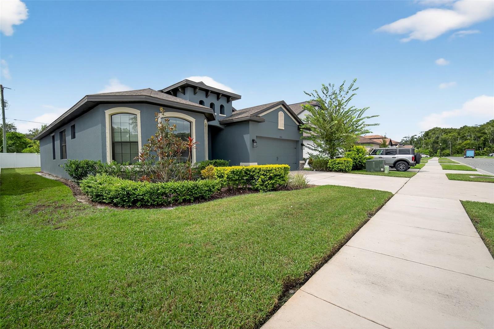 Listing photo id 1 for 12690 Vander Way