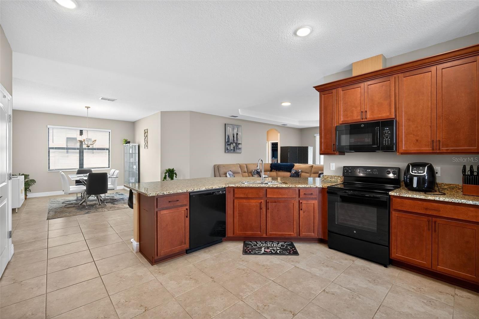 Listing photo id 5 for 12690 Vander Way