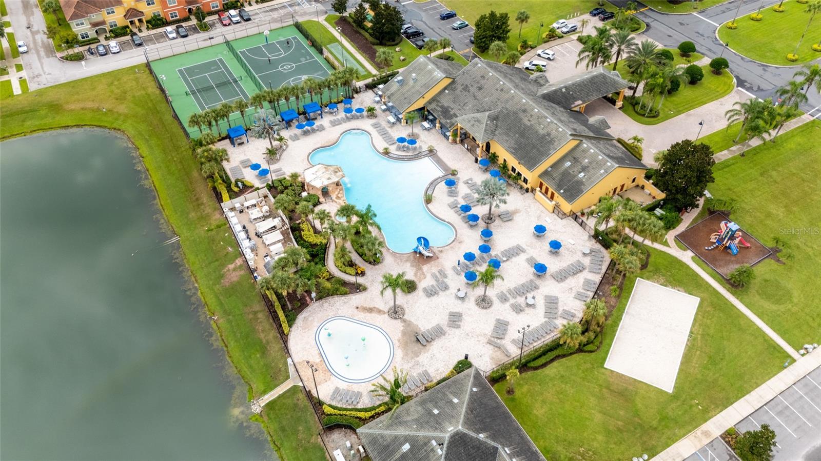 Image 77 of 86 For 8952 Coco Palm Road