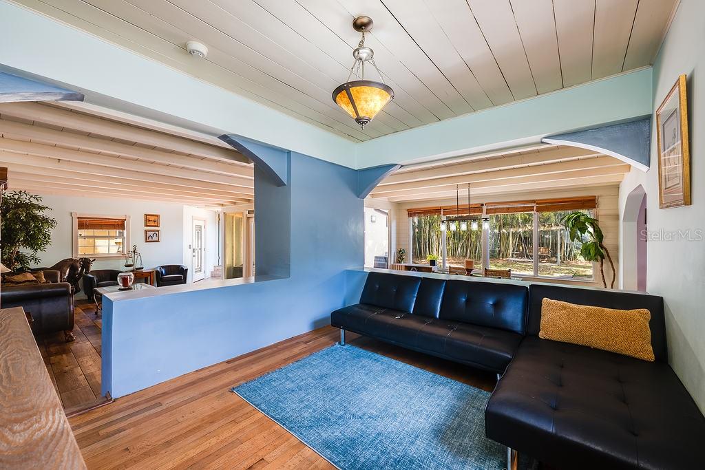 Image 11 of 35 For 1835 Oak Lane
