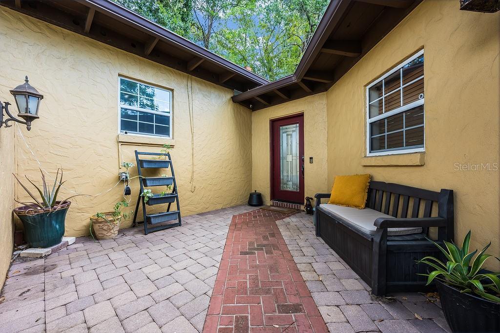 Image 2 of 35 For 1835 Oak Lane