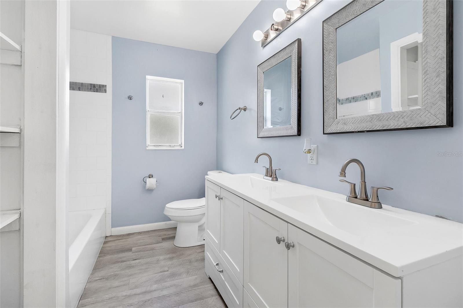 Image 13 of 17 For 1108 Abington Street