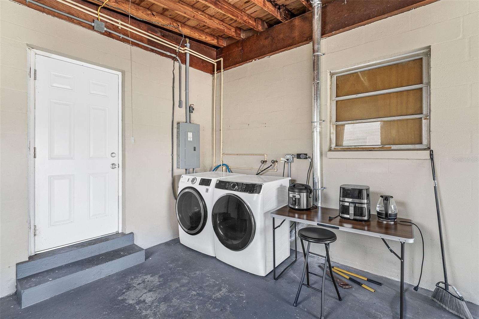 Image 15 of 17 For 1108 Abington Street