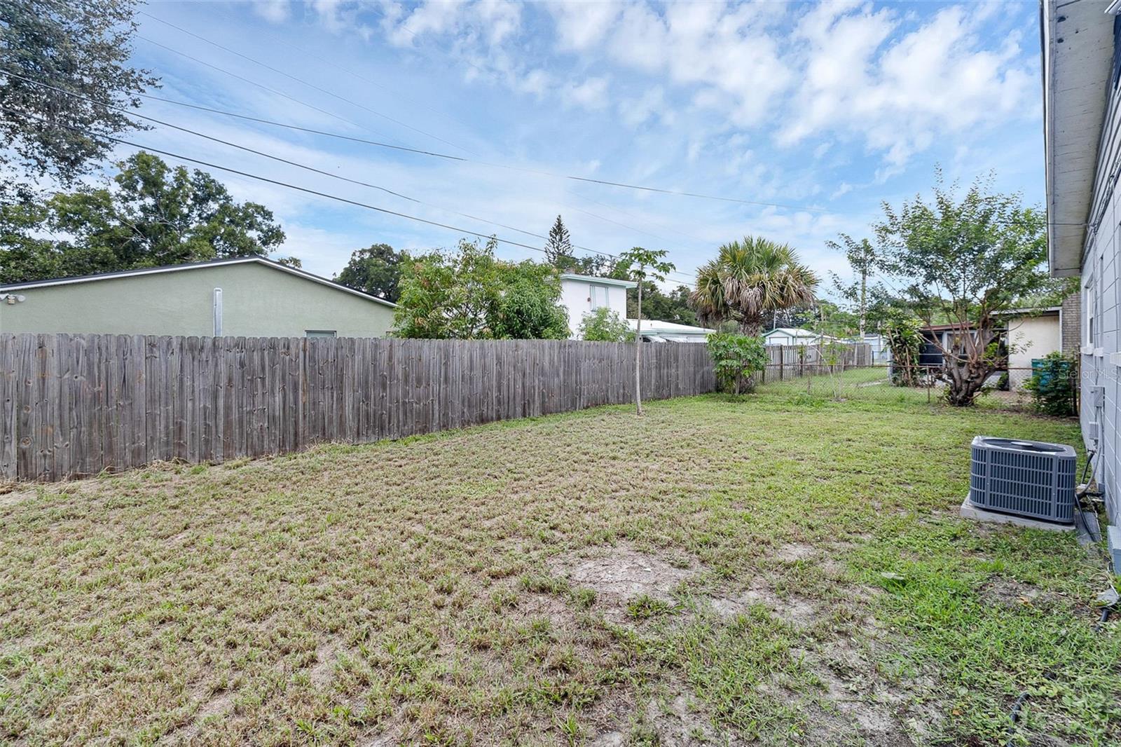 Image 16 of 17 For 1108 Abington Street