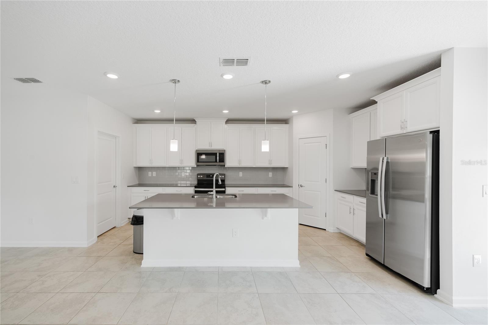 Image 13 of 61 For 2910 Black Birch Drive