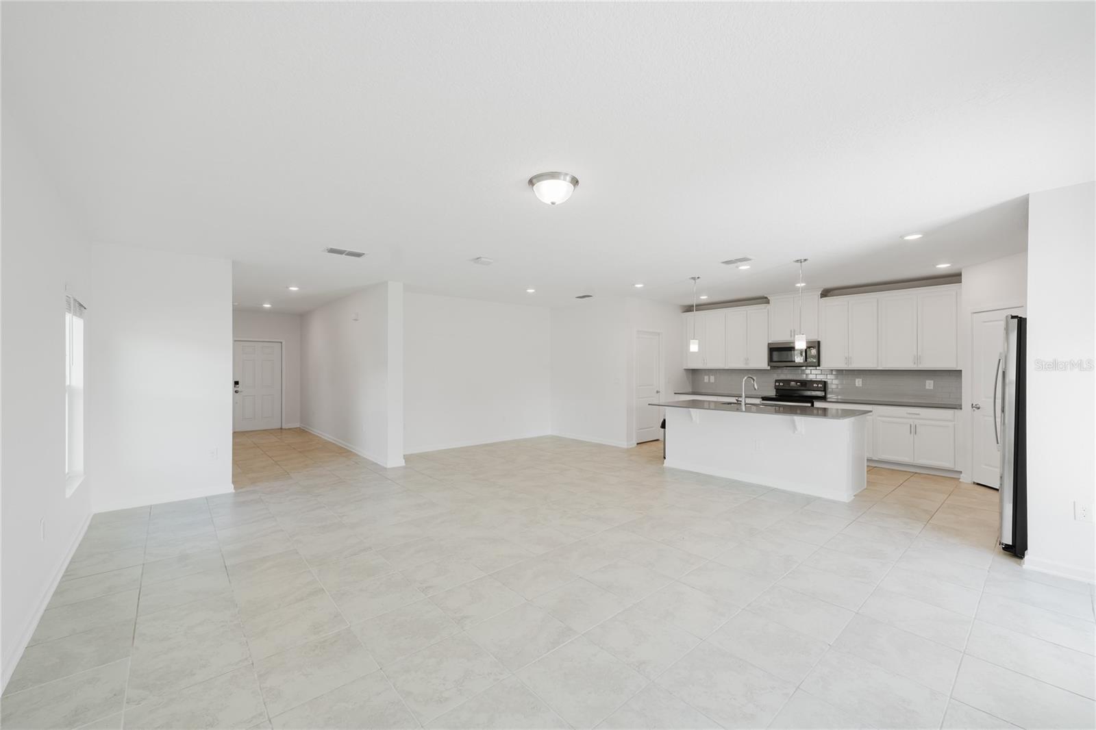 Image 18 of 61 For 2910 Black Birch Drive
