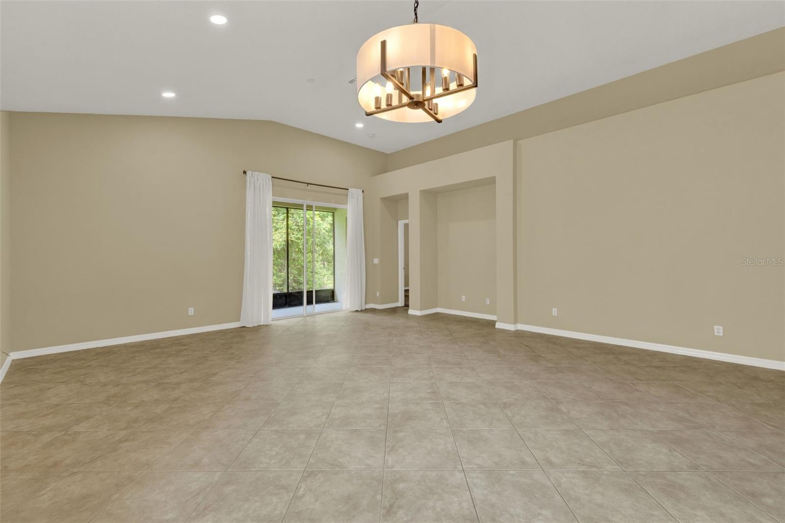 Image 13 of 39 For 1757 Cherry Ridge Drive