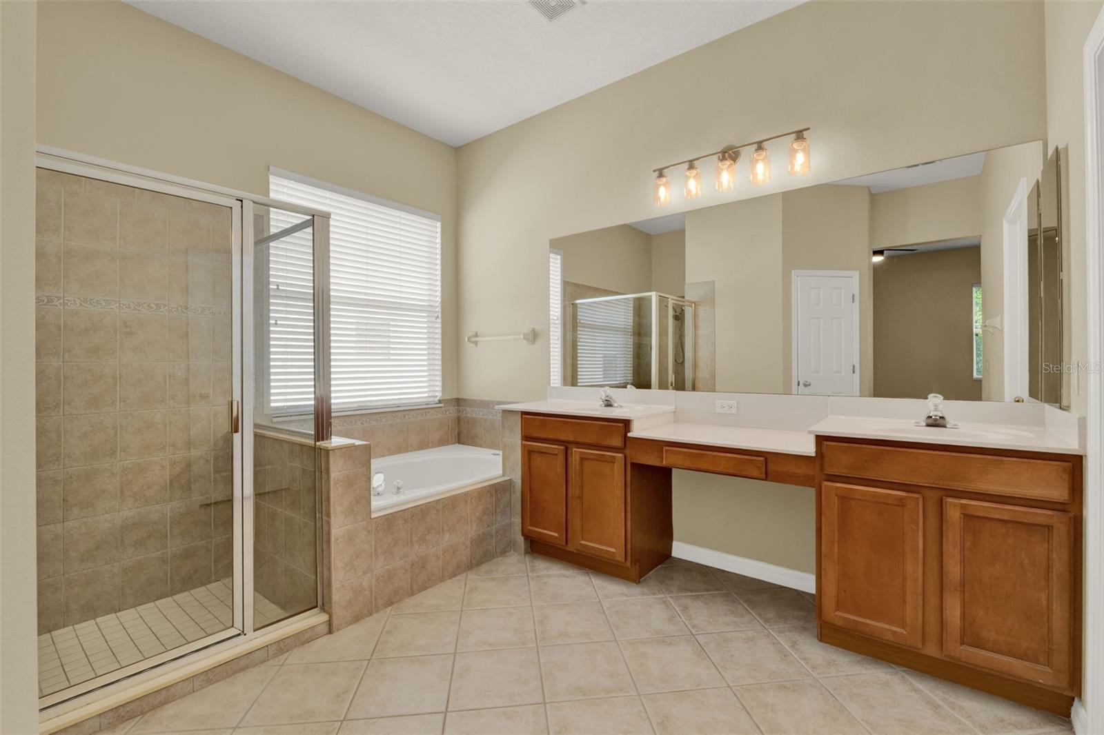 Image 21 of 39 For 1757 Cherry Ridge Drive